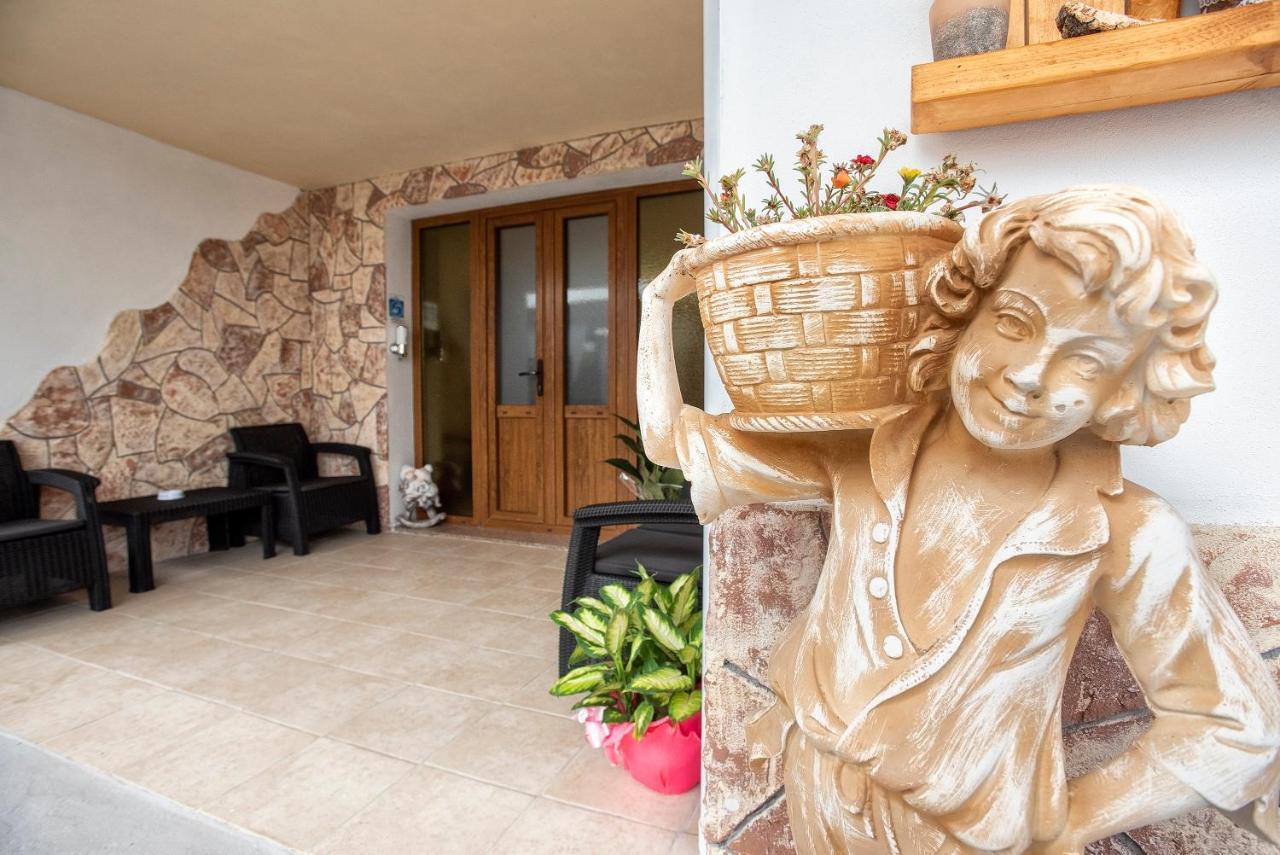 Da Mario & Marianna Apartment Campanedda Exterior photo